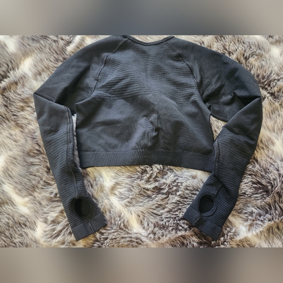 Alphalete black crop top - Picture 3 of 5